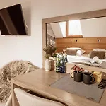 Baciarka-widok, Basen, Sauna, Jacuzzi Bed and Breakfast Kościelisko