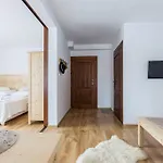 Baciarka-widok, Basen, Sauna, Jacuzzi Bed and Breakfast Kościelisko