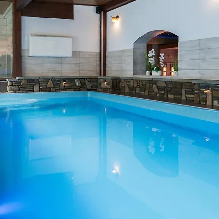 Baciarka-basen, Sauny I Jacuzzi Panzió *