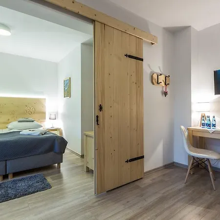 Baciarka-basen, Sauny I Jacuzzi Nocleg ze śniadaniem *